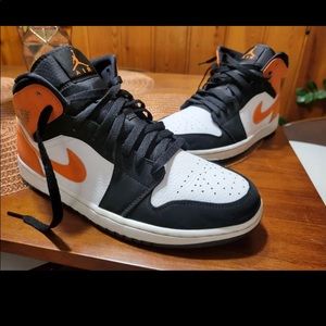 Jordan 1 mid shattered backboard